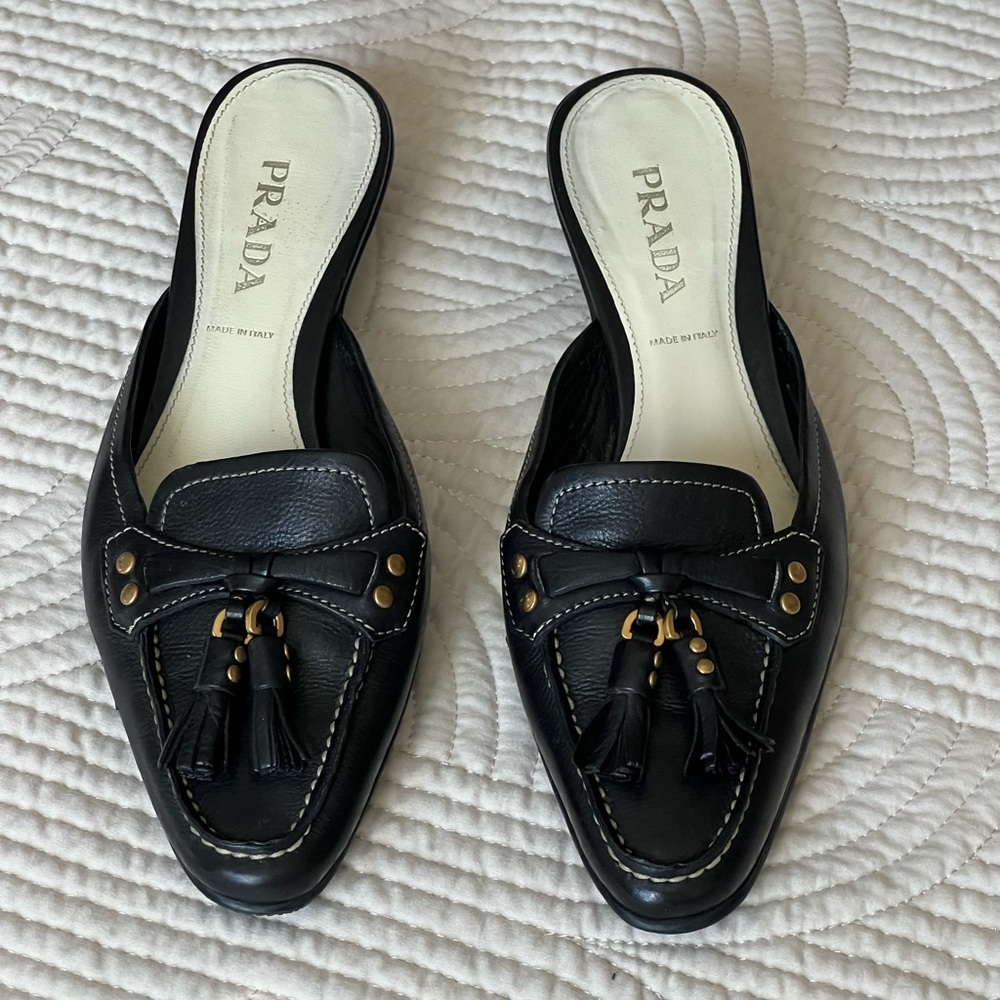 PRADA BLACK PEBBLE LEATHER TASSEL KITTEN HEEL SLIP ON SHOES SIZE 37.5